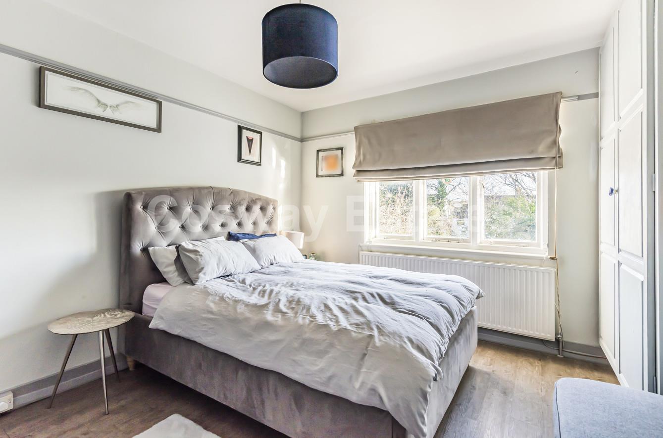 Sefton Avenue, Mill Hill